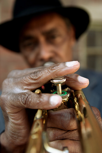 Musician on Frenchmen Street - Blog Musician on Frenchmen Street